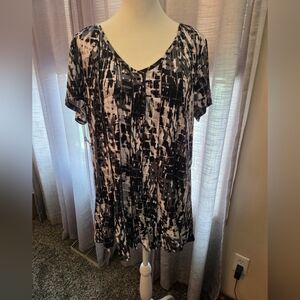 Cato Black and White Abstract V-Neck Tunic